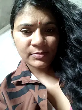 Snapshot of couple_71 chatting on July 19, 8:23 pm couple 71 online show from July 19, 8:23 pm
