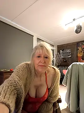 Snapshot of SexyKato001 chatting on November 19, 8:36 am SexyKato001 online show from November 19, 8:36 am