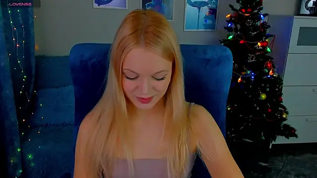 Snapshot of KatherineePierce chatting on December 17, 4:46 pm KatherineePierce online show from December 17, 4:46 pm