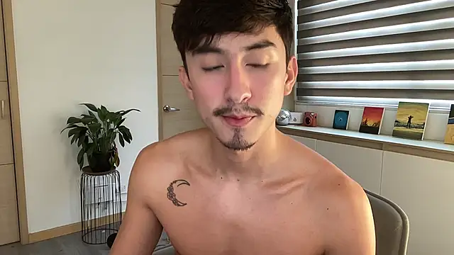 Snapshot of sweettaaron01 chatting on October 22, 5:34 pm sweettaaron01 online show from October 22, 5:34 pm