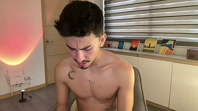 Snapshot of sweettaaron01 chatting on November 12, 5:13 pm sweettaaron01 online show from November 12, 5:13 pm