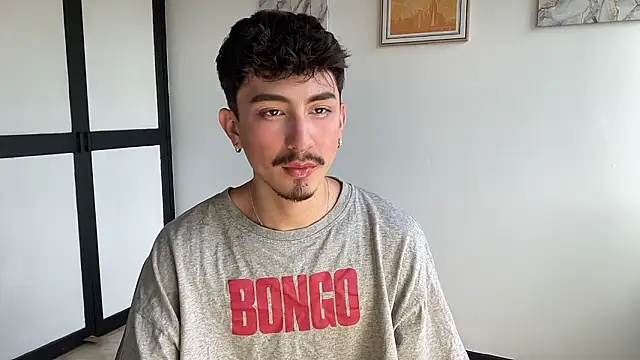 sweettaaron01 online show from February 27, 7:14 pm