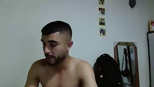 Snapshot of Maiki_Foxx chatting on November 10, 2:10 am Maiki Foxx online show from November 10, 2:10 am