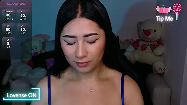 evelyn ch  online show from December 2, 4:02 pm