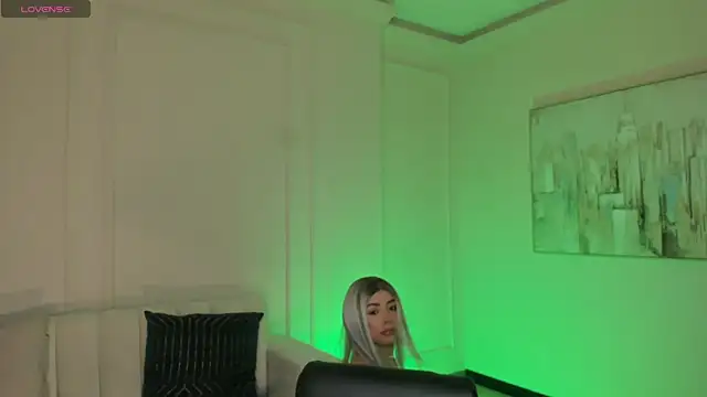 IsabellaMoreau online show from February 14, 7:54 pm