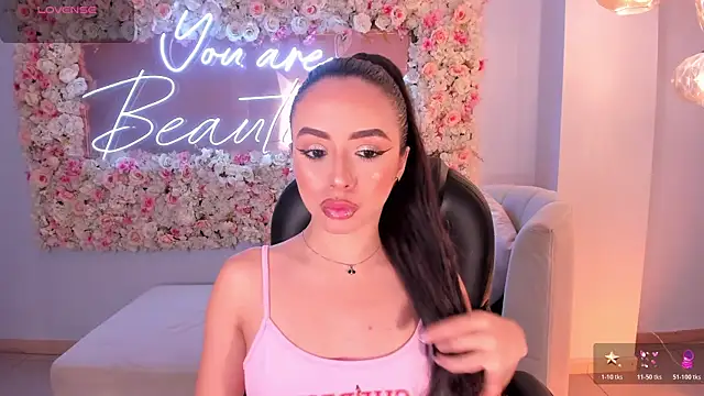 IsabellaMoreau online show from March 28, 7:13 pm