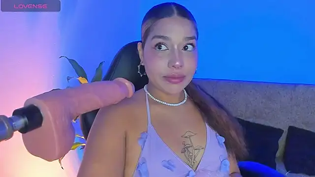 giselle upp online show from April 18, 10:54 pm