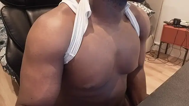 Snapshot of BBCThomas1231 chatting on February 1, 5:44 pm BBCThomas1231 online show from February 1, 5:44 pm