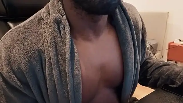 Snapshot of BBCThomas1231 chatting on February 18, 5:42 pm BBCThomas1231 online show from February 18, 5:42 pm