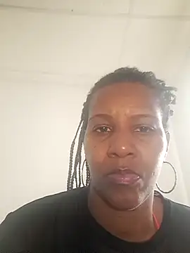 VikysDavis online show from April 7, 5:24 pm