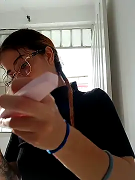 Snapshot of star_shooting8 chatting on October 7, 9:34 pm star shooting8 online show from October 7, 9:34 pm