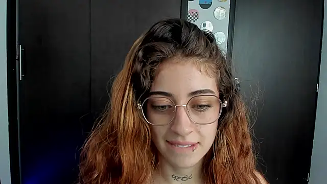 Snapshot of star_shooting8 chatting on October 11, 8:40 pm star shooting8 online show from October 11, 8:40 pm