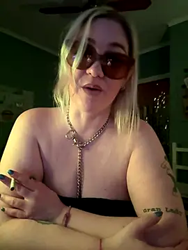 Snapshot of Granlady7 chatting on December 16, 4:39 am Granlady7 online show from December 16, 4:39 am