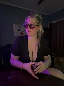 Granlady7 online show from March 2, 7:15 am