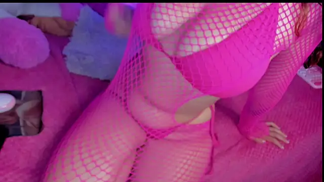 Snapshot of Maki_sins chatting on November 29, 12:13 am Maki sins online show from November 29, 12:13 am