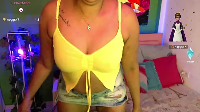 Snapshot of katherinnyazz chatting on October 20, 2:12 am katherinnyazz online show from October 20, 2:12 am