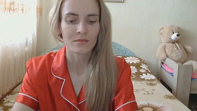 Snapshot of JayeTyler chatting on June 16, 5:54 am JayeTyler online show from June 16, 5:54 am