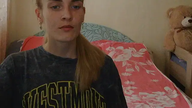 Snapshot of JayeTyler chatting on July 1, 6:26 am JayeTyler online show from July 1, 6:26 am