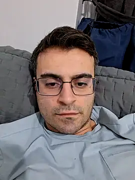 Snapshot of Obstacless chatting on February 17, 6:58 pm Obstacless online show from February 17, 6:58 pm