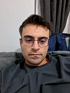 Snapshot of Obstacless chatting on February 23, 7:33 pm Obstacless online show from February 23, 7:33 pm