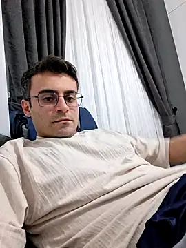 Snapshot of Obstacless chatting on February 25, 8:18 pm Obstacless online show from February 25, 8:18 pm