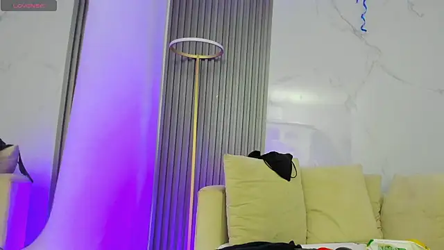 kiaratentation online show from December 3, 7:45 pm