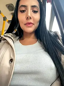 Snapshot of oh_nina chatting on October 16, 10:11 pm oh nina online show from October 16, 10:11 pm