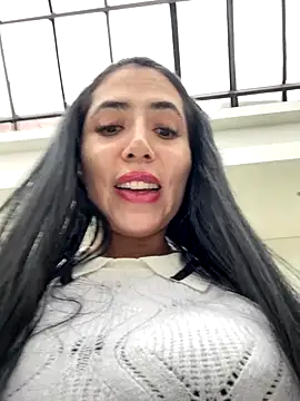 Snapshot of oh_nina chatting on November 4, 7:57 pm oh nina online show from November 4, 7:57 pm