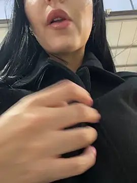 Snapshot of oh_nina chatting on November 7, 10:43 pm oh nina online show from November 7, 10:43 pm