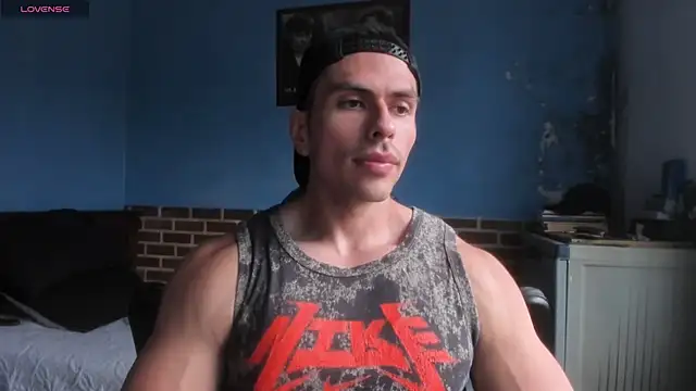 Snapshot of justinkarter chatting on May 14, 6:47 pm justinkarter online show from May 14, 6:47 pm