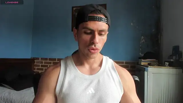 Snapshot of justinkarter chatting on May 15, 5:53 pm justinkarter online show from May 15, 5:53 pm