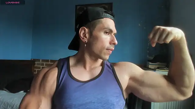Snapshot of justinkarter chatting on May 16, 2:49 pm justinkarter online show from May 16, 2:49 pm