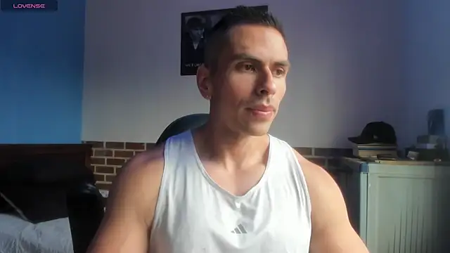 Snapshot of justinkarter chatting on June 24, 4:28 pm justinkarter online show from June 24, 4:28 pm