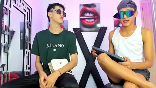 TWINKS FRIENDS online show from October 18, 7:20 am