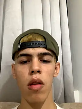 TWINKS FRIENDS online show from November 22, 1:15 am