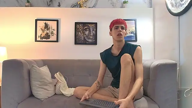 TWINKS FRIENDS online show from May 26, 1:18 pm
