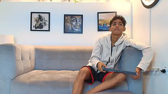TWINKS FRIENDS online show from May 27, 1:19 pm