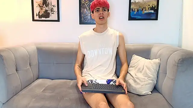 TWINKS FRIENDS online show from May 31, 5:31 pm