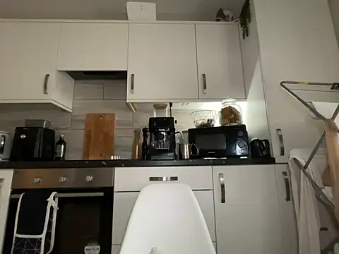 FrancescaXO online show from March 27, 7:47 am