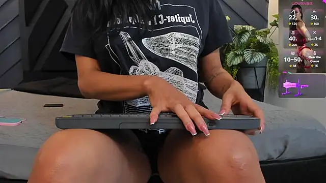 zoe martins  online show from October 3, 5:21 pm