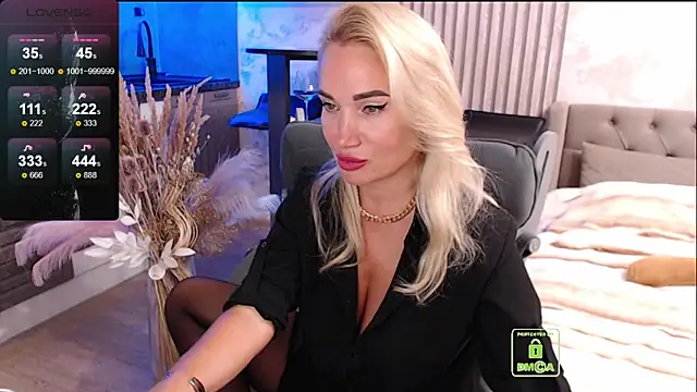 FreeBerryMILF online show from June 6, 6:56 pm
