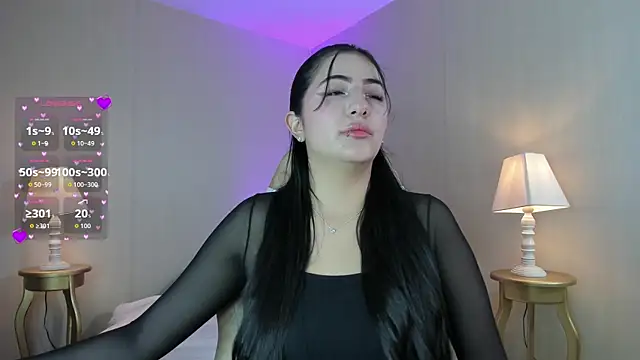 Snapshot of alessiafiore_ chatting on October 1, 1:06 pm alessiafiore online show from October 1, 1:06 pm