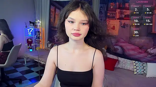 EmilyChaves online show from December 16, 6:07 am