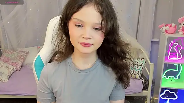 EmilyChaves online show from January 16, 7:01 am