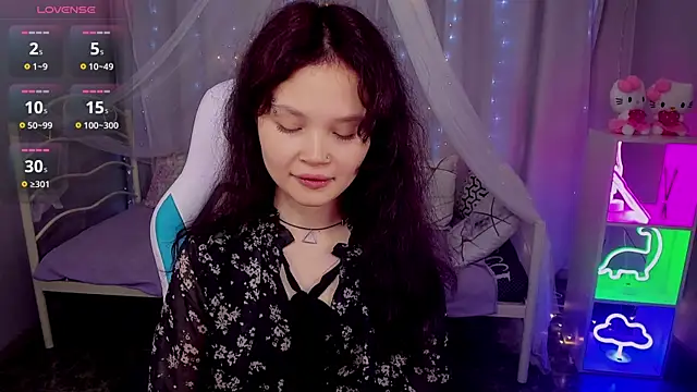 Snapshot of EmilyChaves chatting on April 27, 6:44 am EmilyChaves online show from April 27, 6:44 am