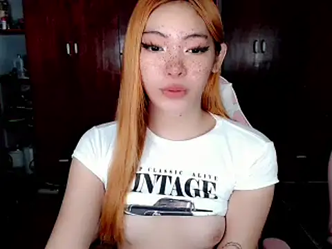 Snapshot of Miss_hornydolly chatting on December 1, 11:04 am Miss hornydolly online show from December 1, 11:04 am