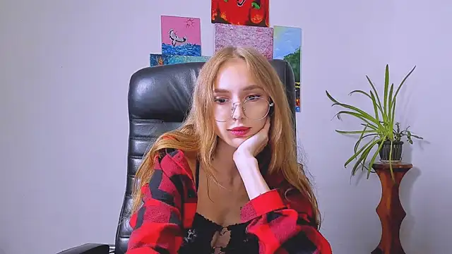 Miss SammyQ online show from September 24, 7:28 pm