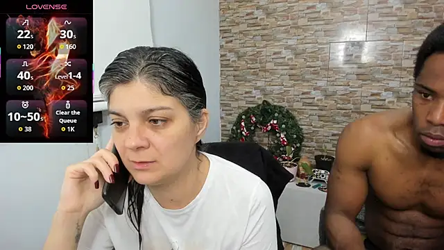 Snapshot of queemking chatting on December 20, 12:29 am queemking online show from December 20, 12:29 am