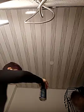 queemking online show from April 17, 12:57 am