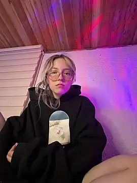 ReenKitty online show from March 21, 8:41 am